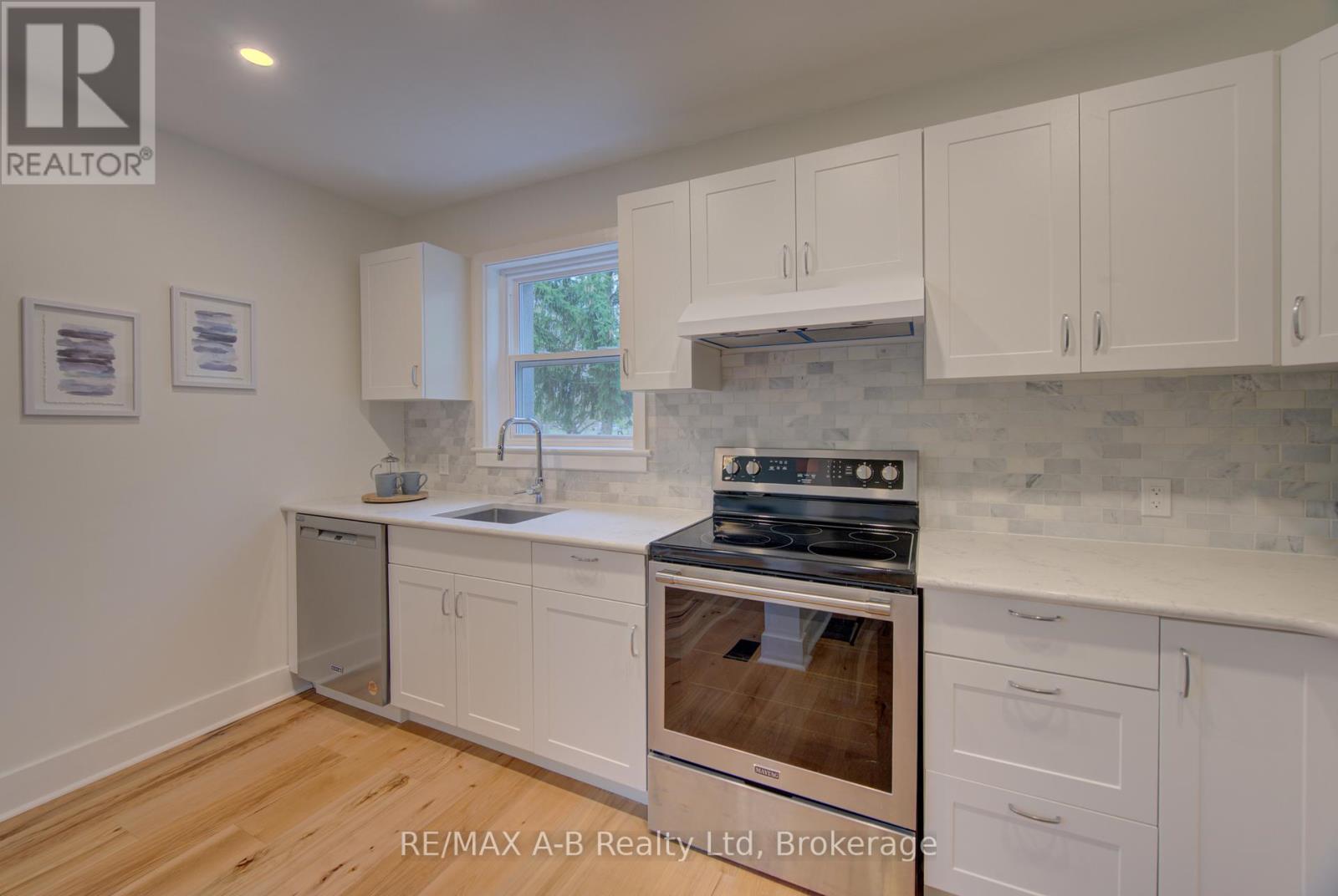 34 SOMERSET STREET - 12