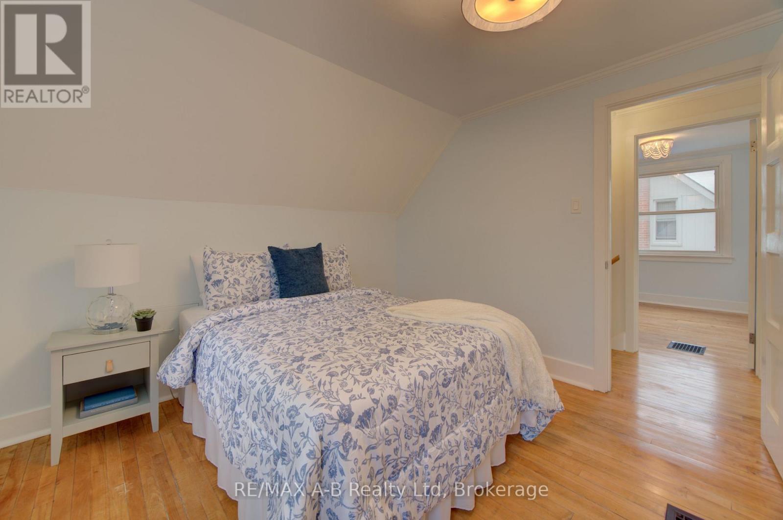 34 SOMERSET STREET - 21