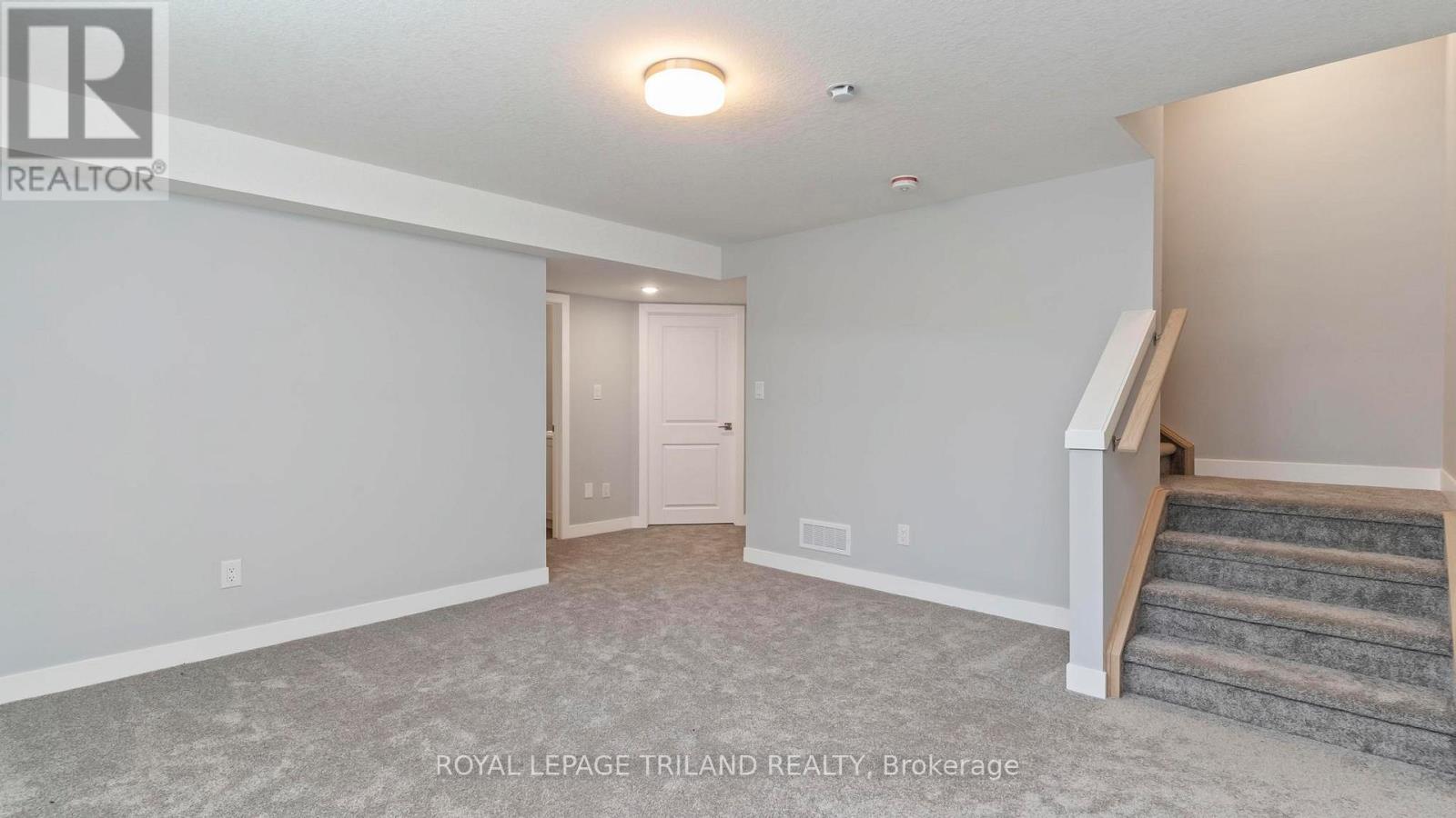 16 HARROW LANE Property Photo