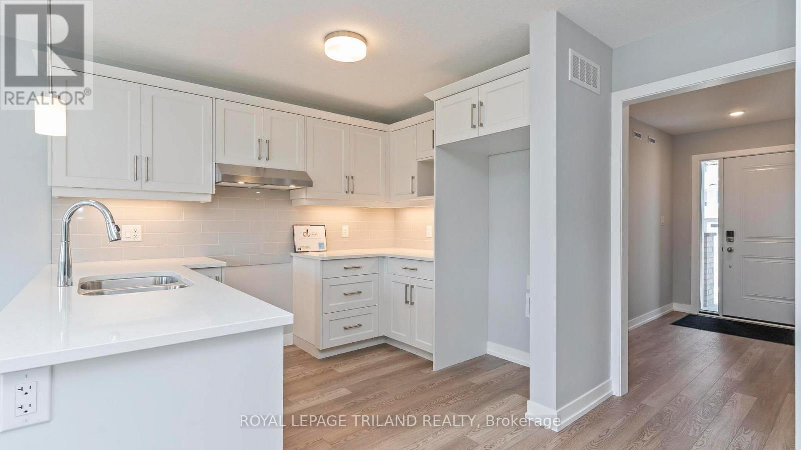 16 HARROW LANE Property Photo