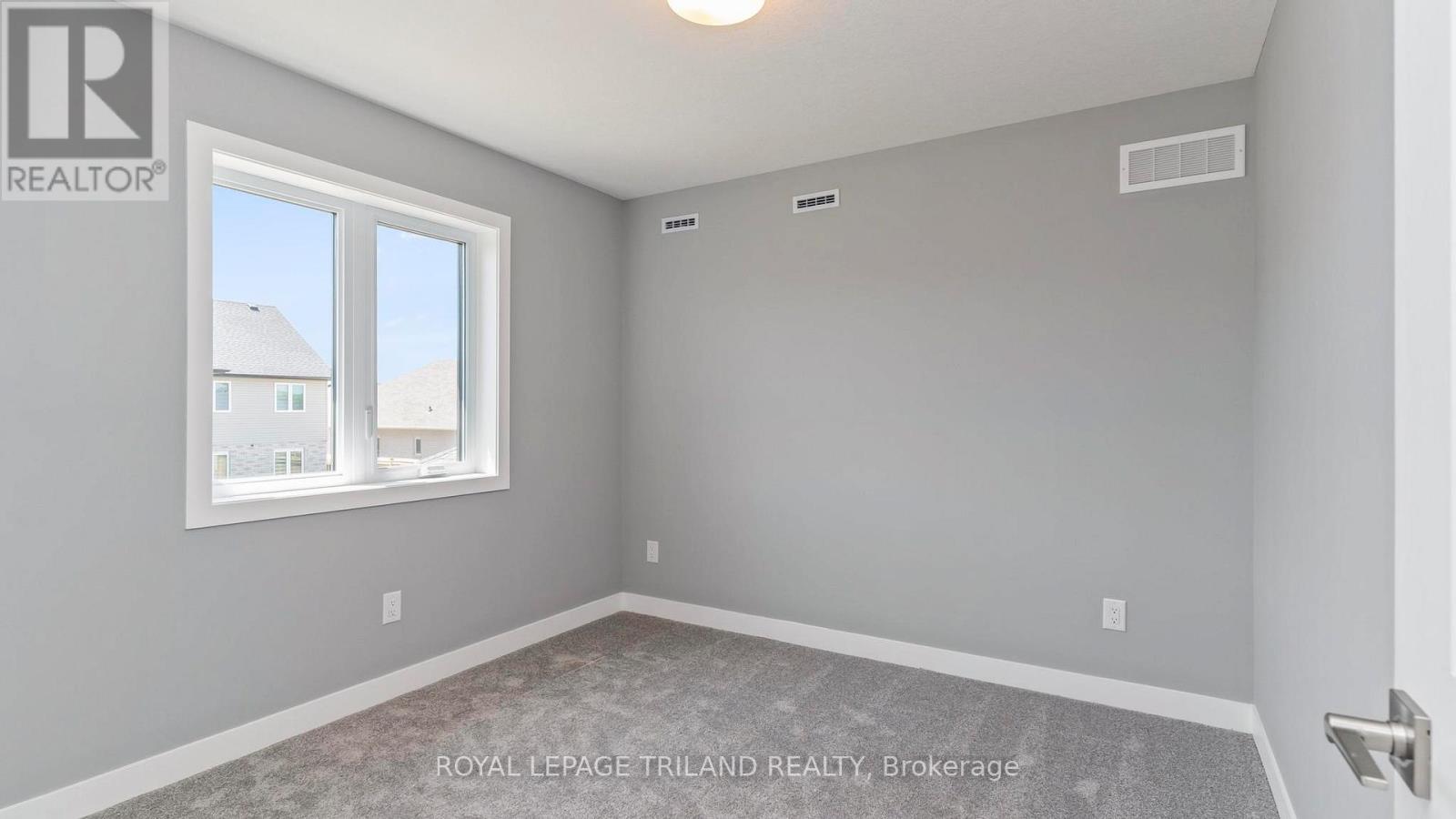 16 HARROW LANE Property Photo