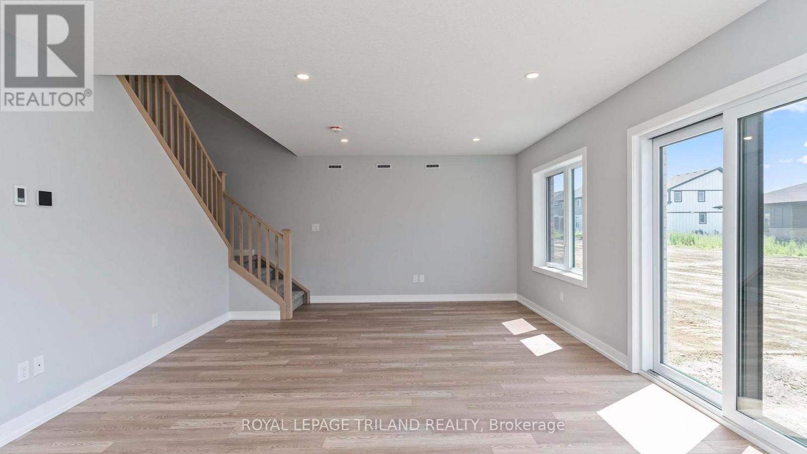 16 HARROW LANE Property Photo