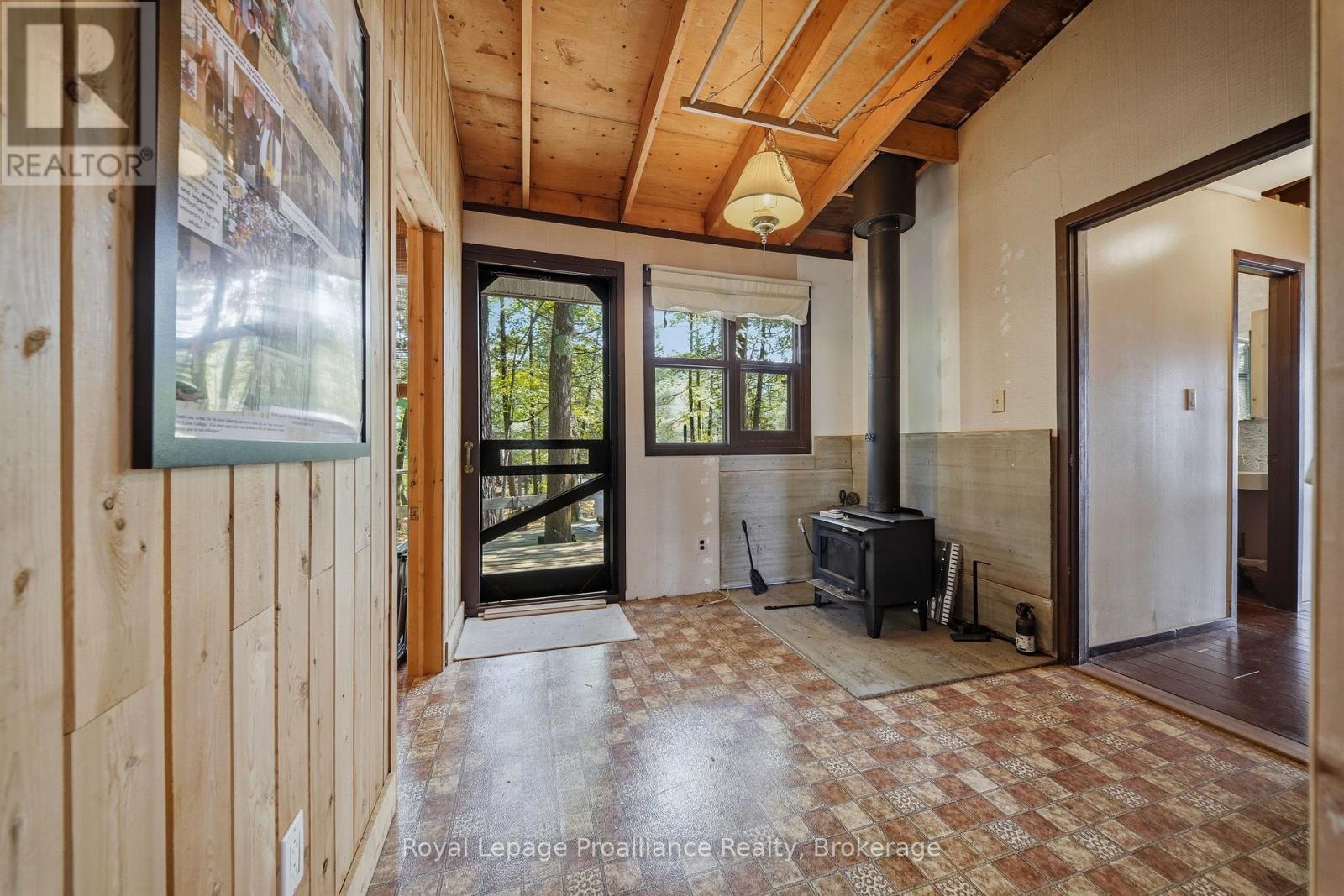786 MAZINAW LAKE - 32