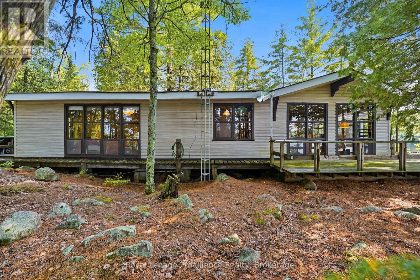 786 MAZINAW LAKE - 37