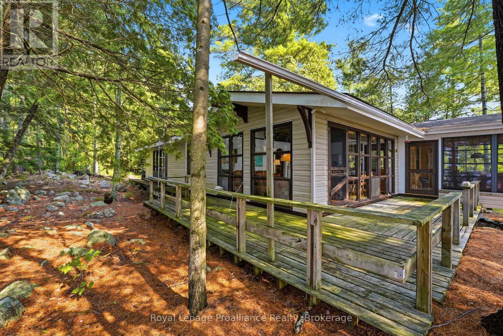 786 MAZINAW LAKE - 38