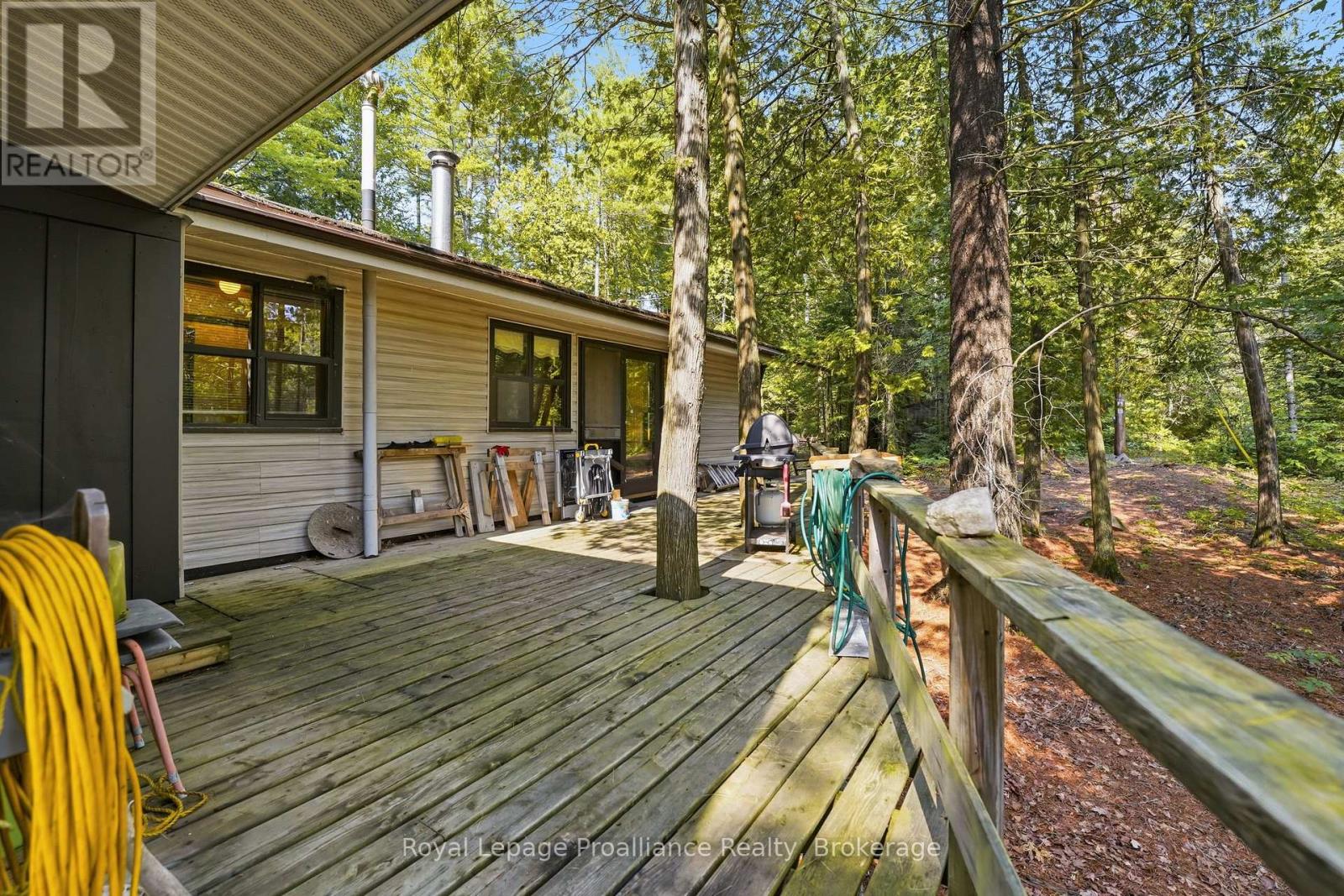 786 MAZINAW LAKE - 40