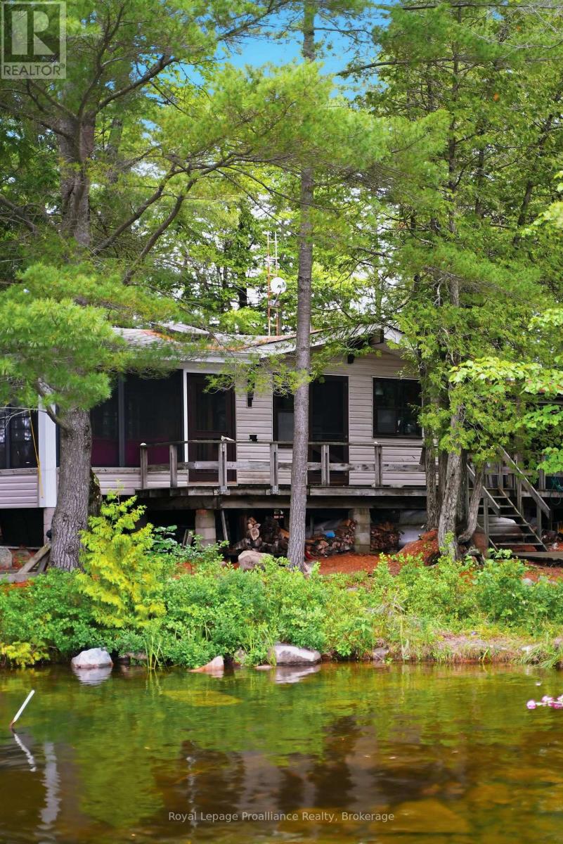 786 MAZINAW LAKE - 8