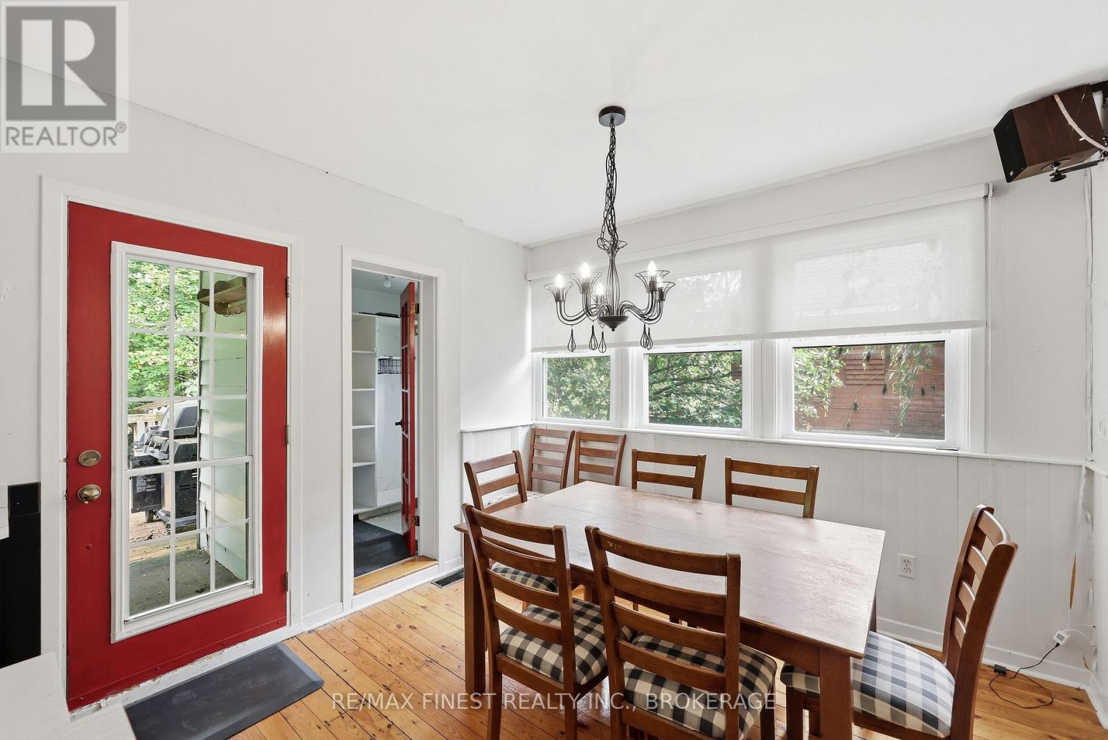 463 VICTORIA STREET - Image 13