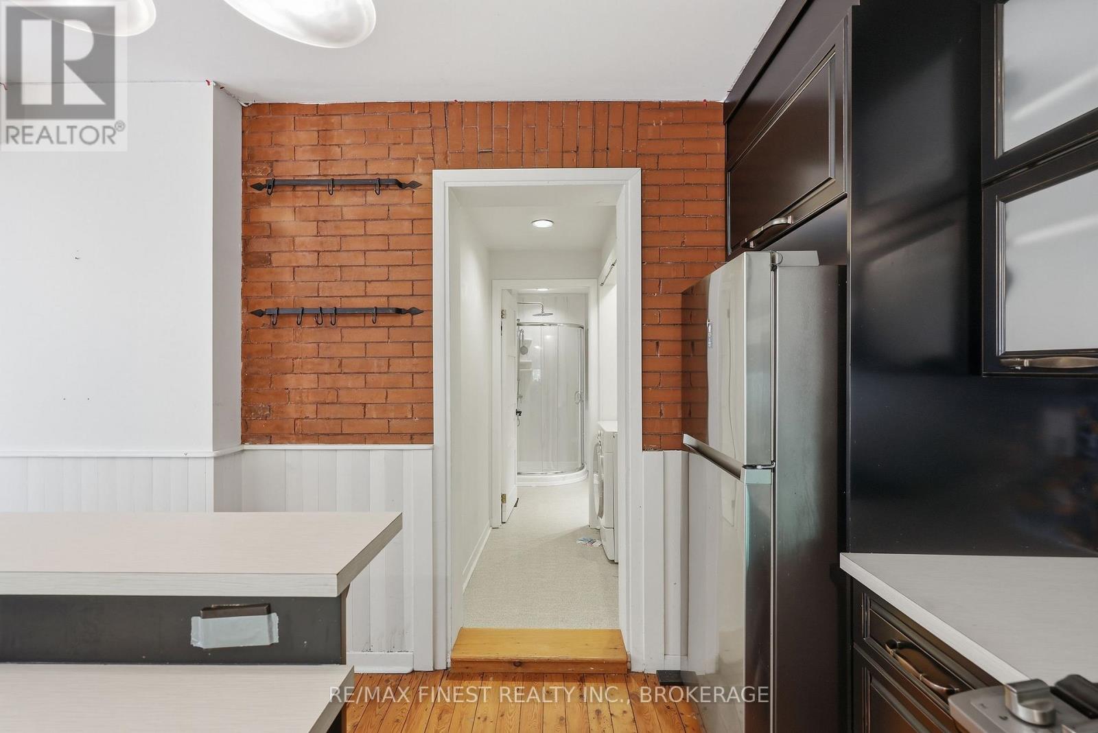 463 VICTORIA STREET - Image 17