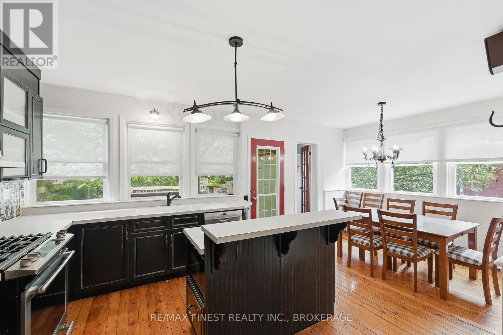 463 VICTORIA STREET - Image 18