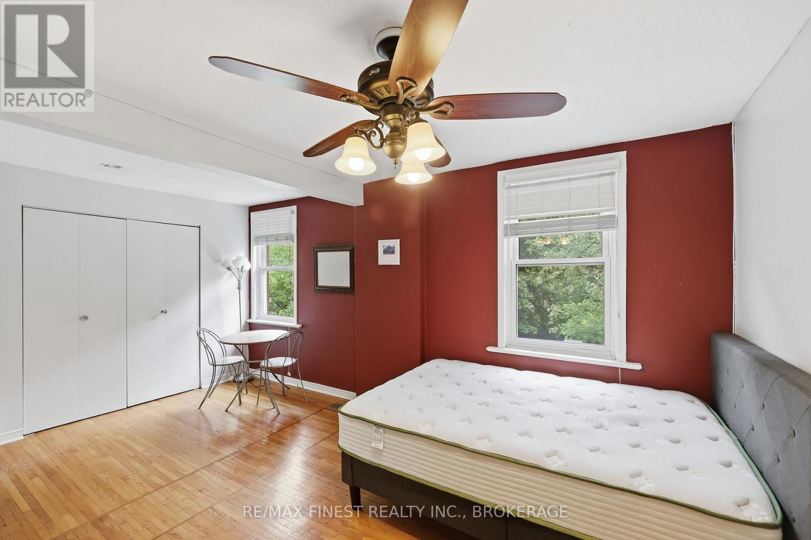 463 VICTORIA STREET - Image 24