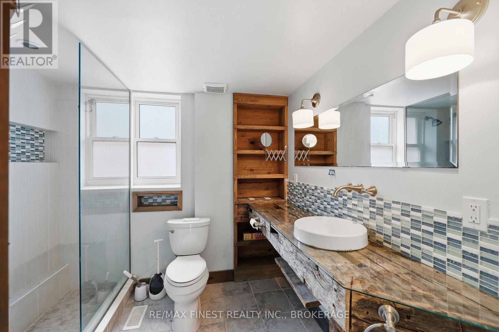 463 VICTORIA STREET - Image 29