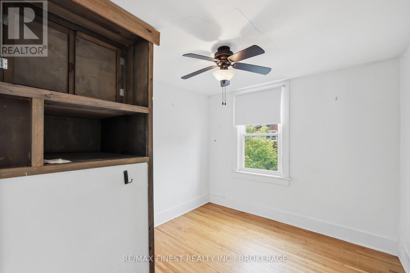 463 VICTORIA STREET - Image 31