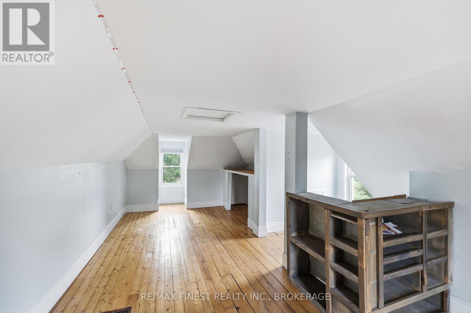 463 VICTORIA STREET - Image 35