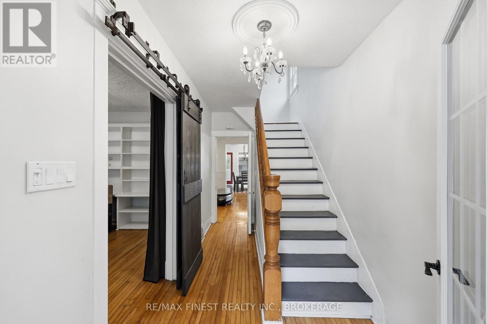 463 VICTORIA STREET - Image 5