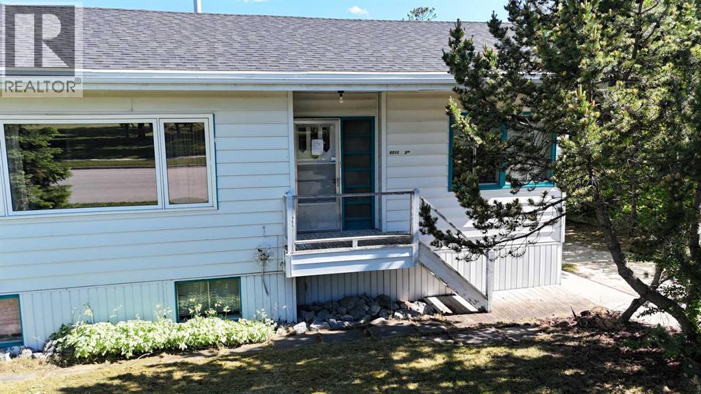4711 5 Avenue - 6