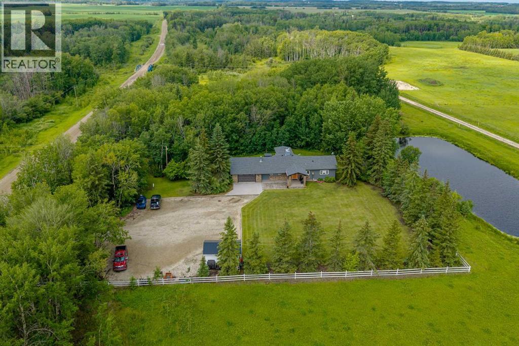 tons of parking on impeccably gravelled driveway