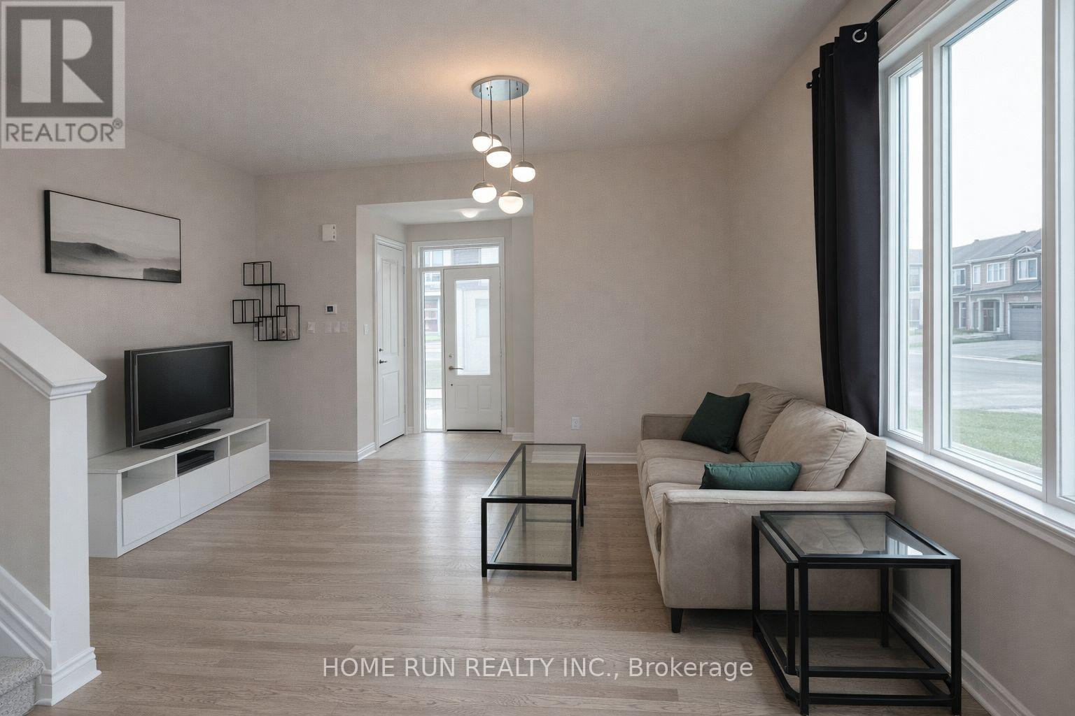 3 Bed, 3 Bath House for Rent in Ottawa – 241 SURFACE LANE, Ottawa – MLS# X13520406 - Image 2