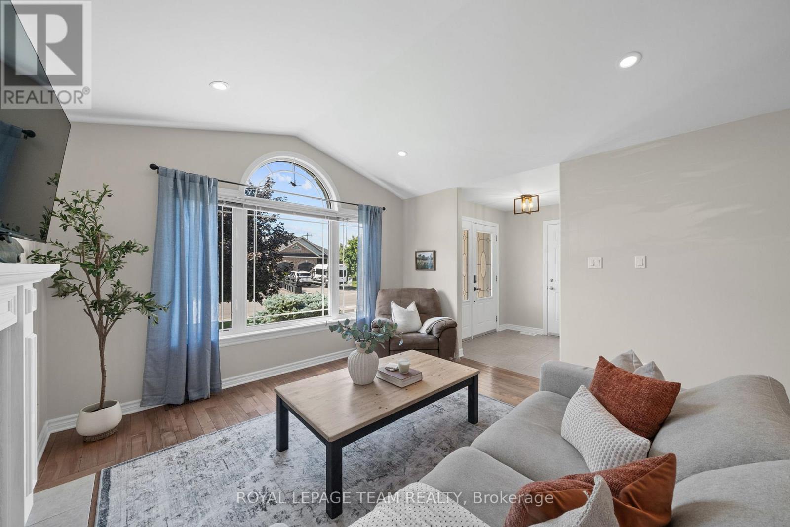 6 STONEHAVEN WAY - 13