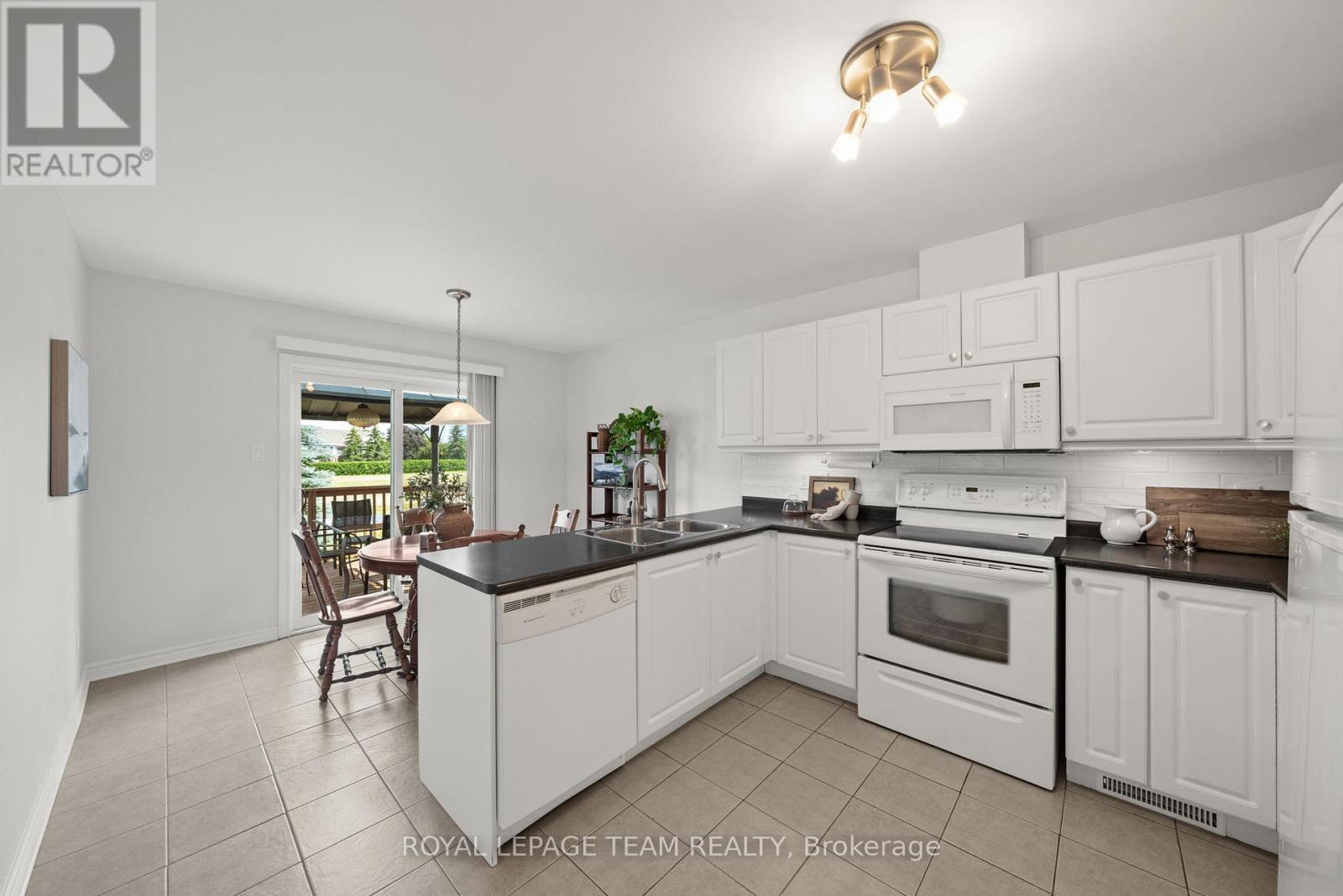 6 STONEHAVEN WAY - 16