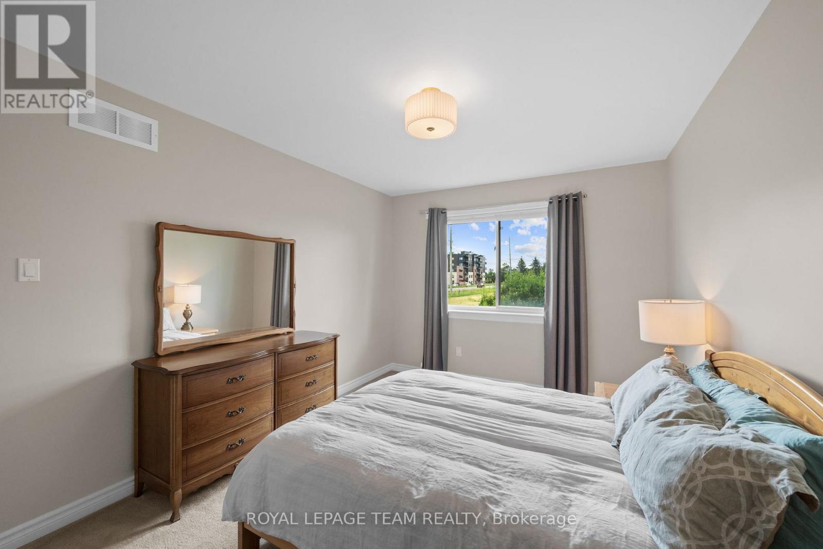 6 STONEHAVEN WAY - 28