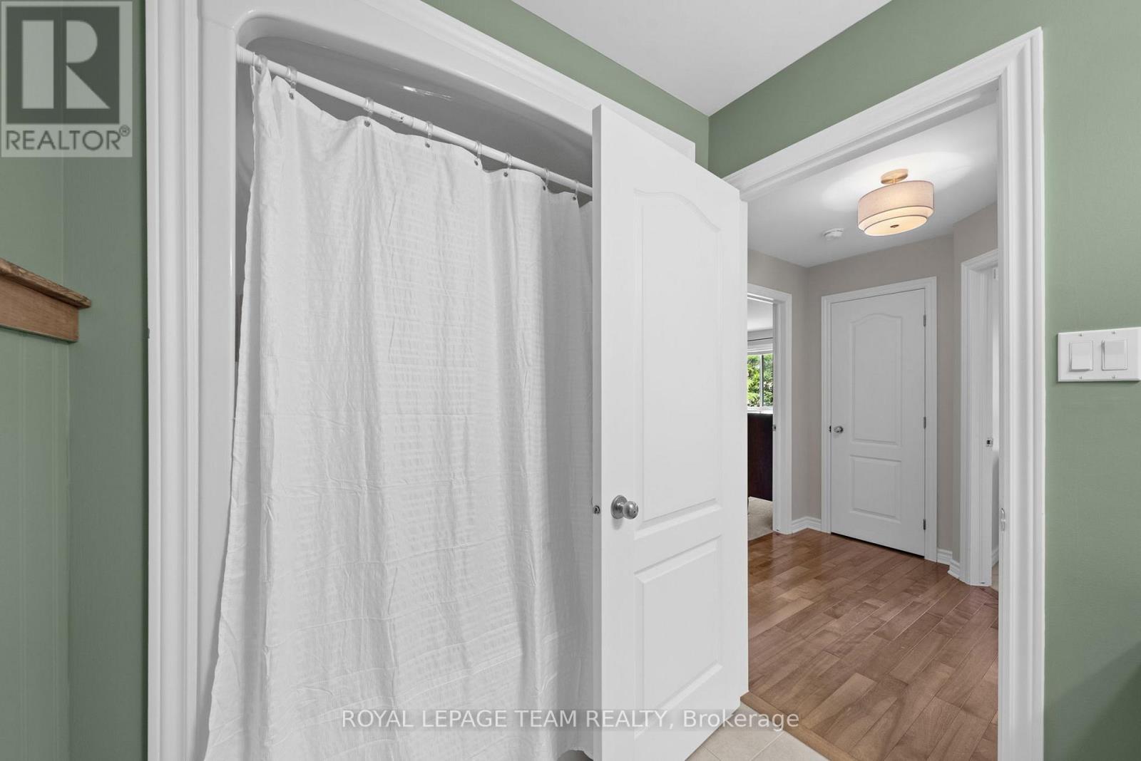 6 STONEHAVEN WAY - 36