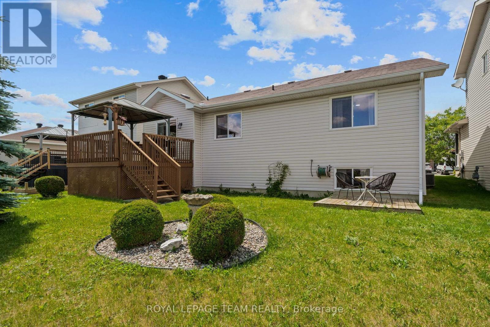6 STONEHAVEN WAY - 39