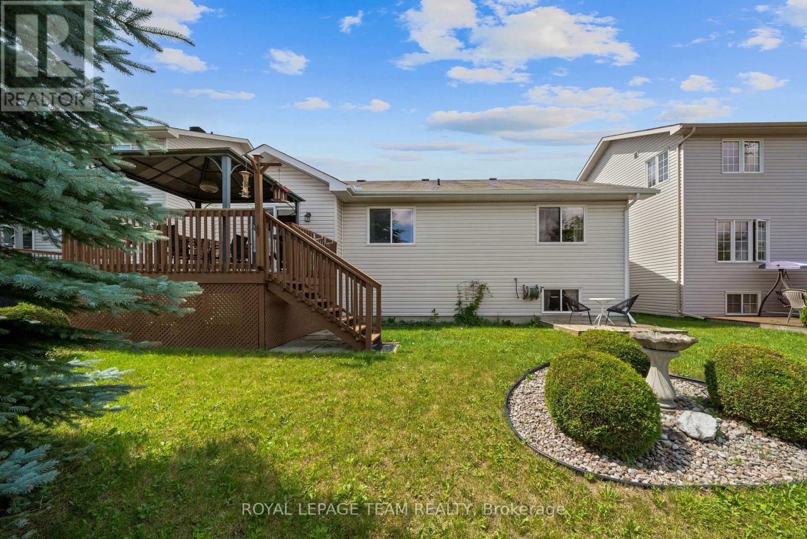 6 STONEHAVEN WAY - 40