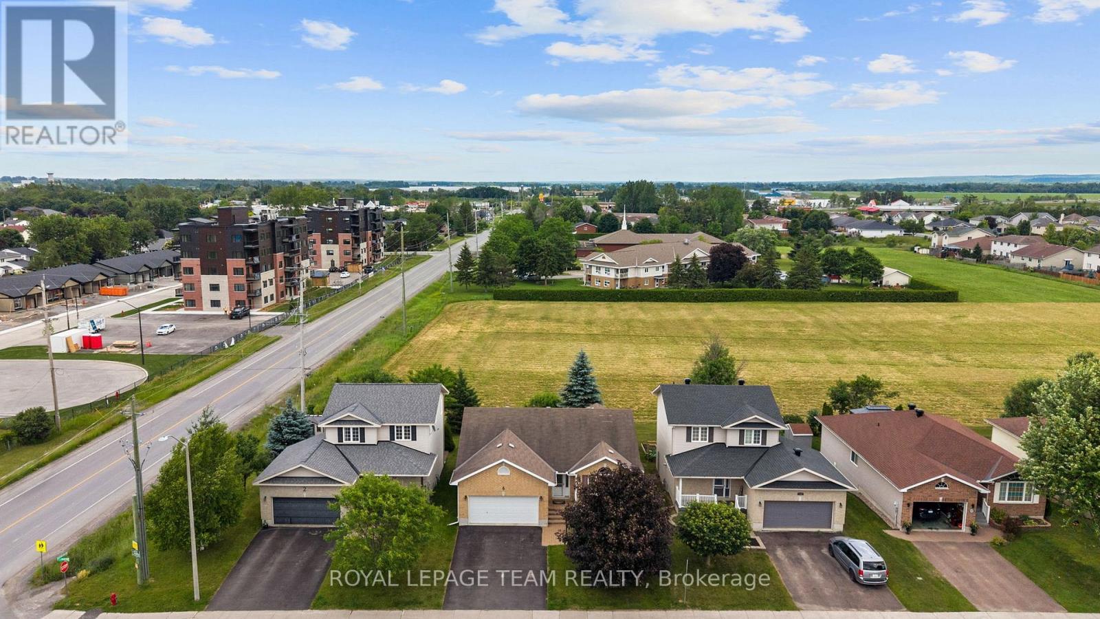 6 STONEHAVEN WAY - 46