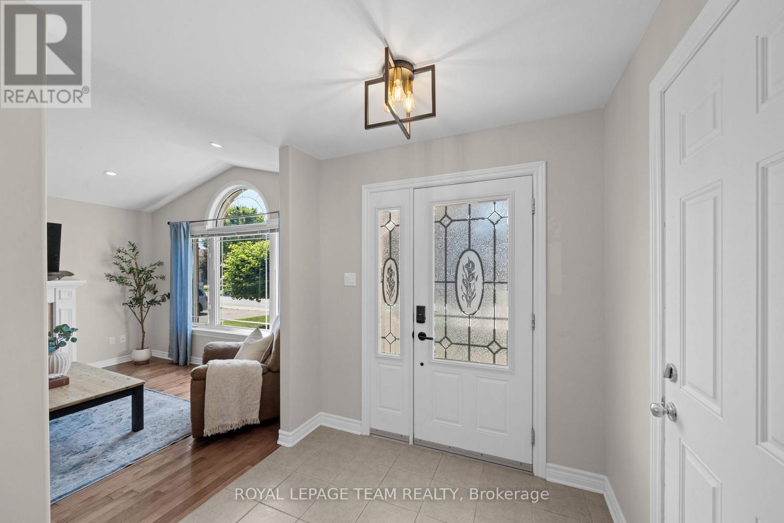 6 STONEHAVEN WAY - 6