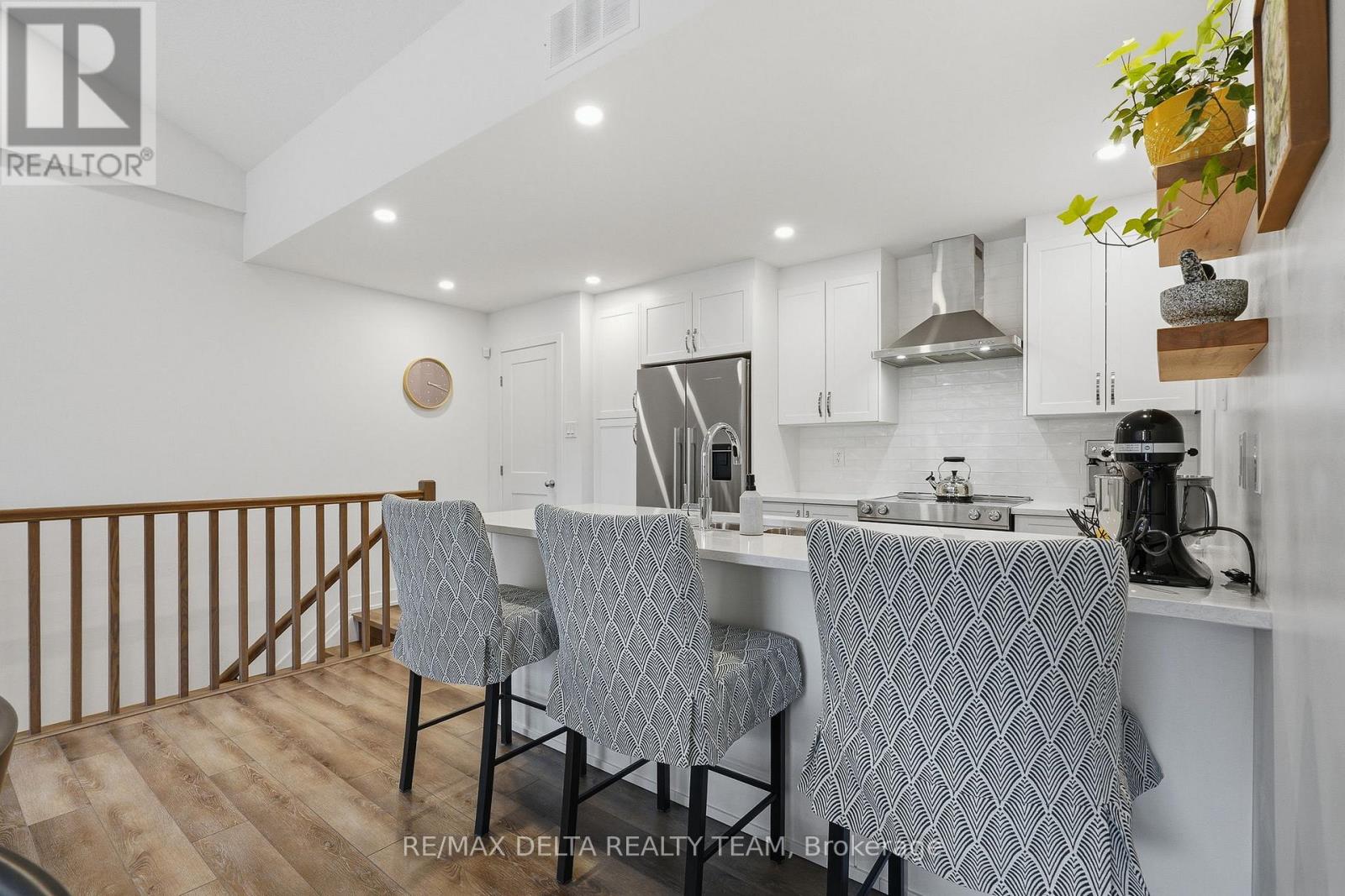 2 Bed, 2 Bath House for Sale in Ottawa – B – 400 ROLLING MEADOW CRESCENT, Ottawa – MLS# X13520500 - Image 12