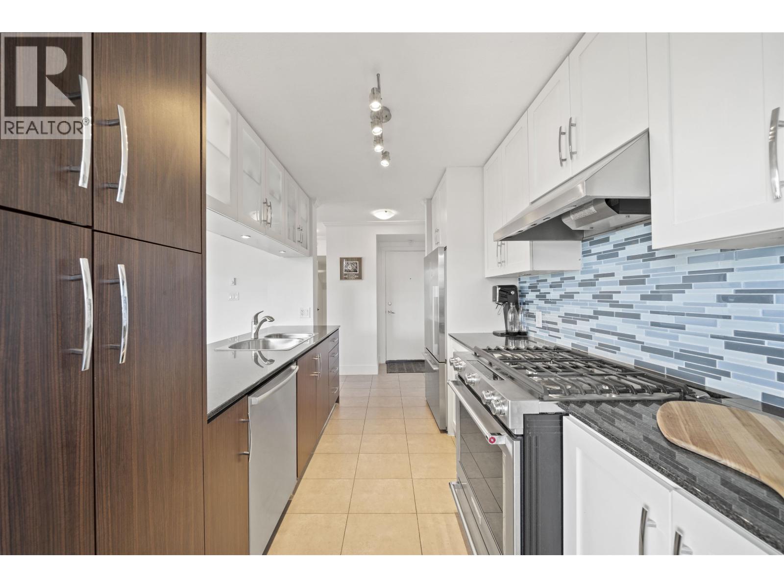 2 Bed, 2 Bath House for Sale in Richmond – 1703 6351 BUSWELL STREET, Richmond – MLS# R3141138 - Image 11