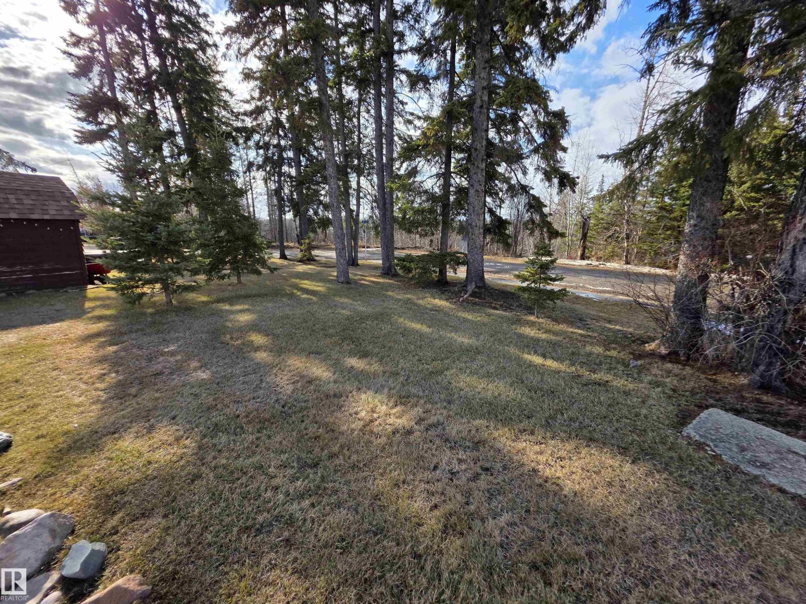 4929 53 ST - 40