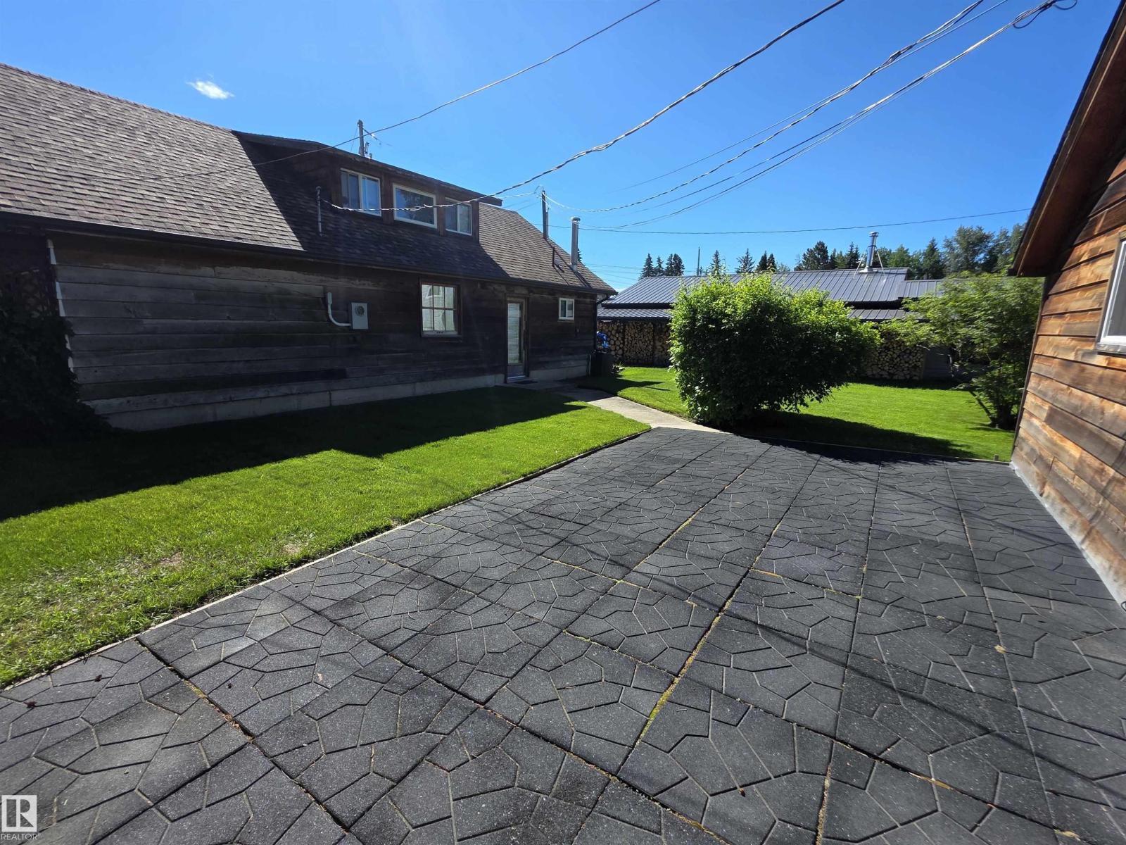 4929 53 ST - 33