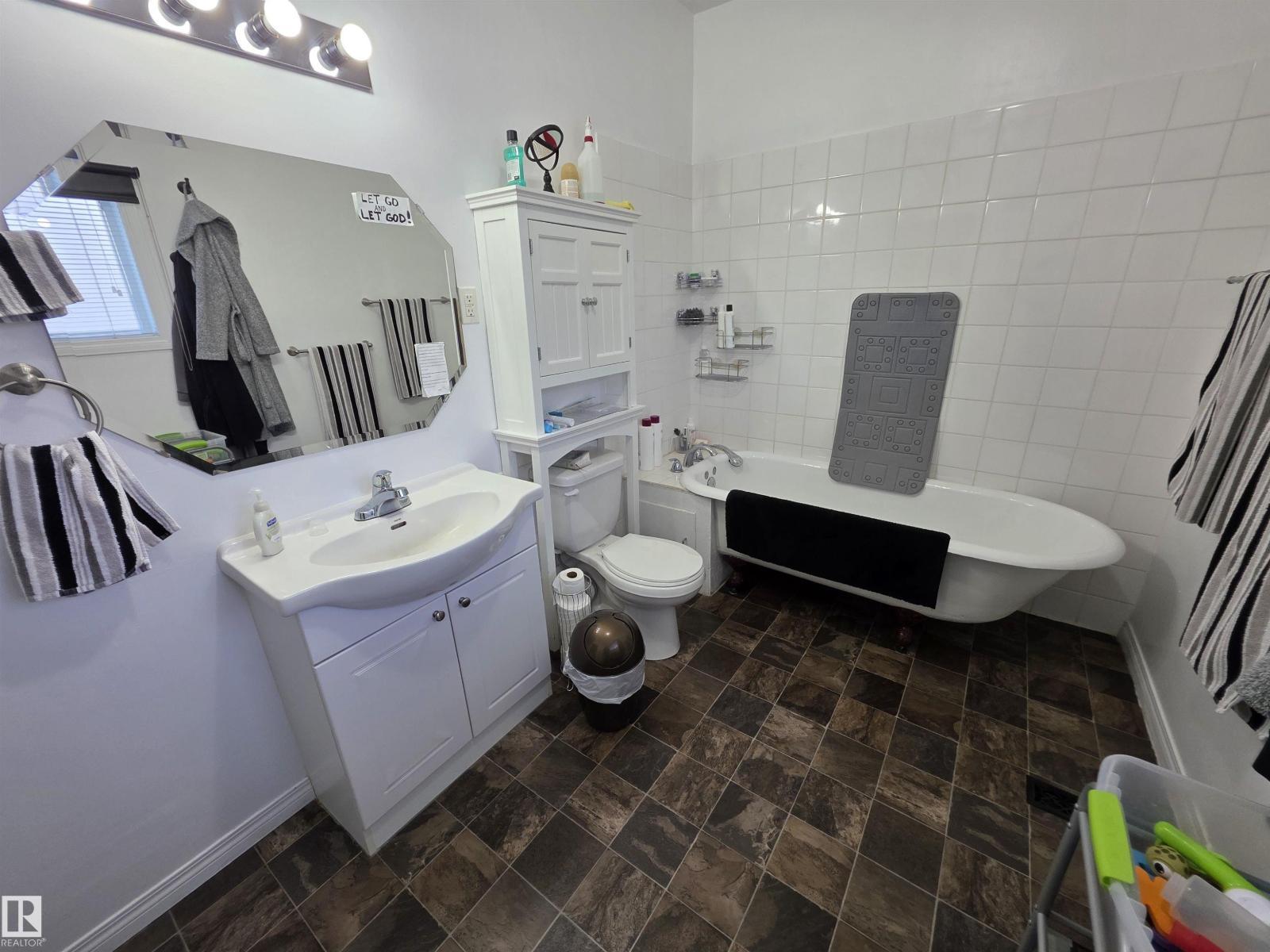 4929 53 ST - 16
