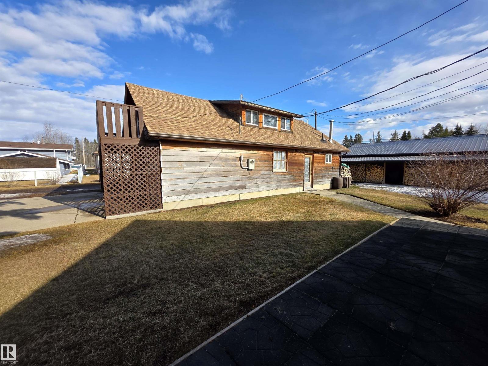 4929 53 ST - 19