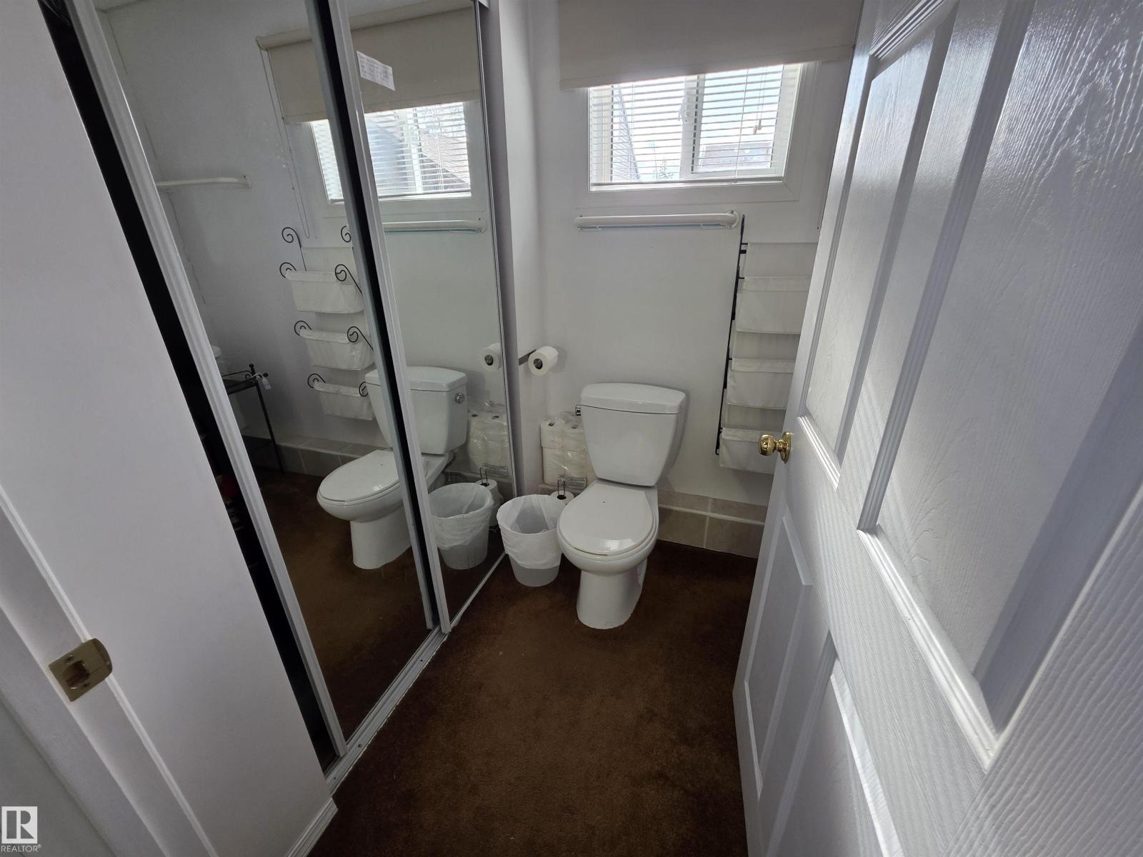 4929 53 ST - 25
