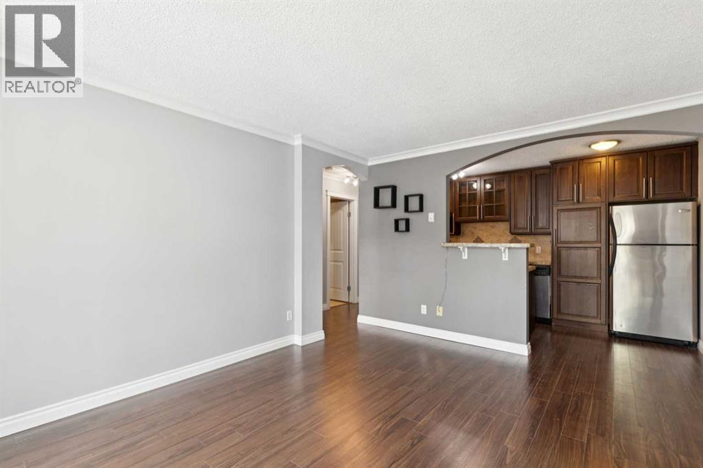 #302 110 24 Avenue SW - 3