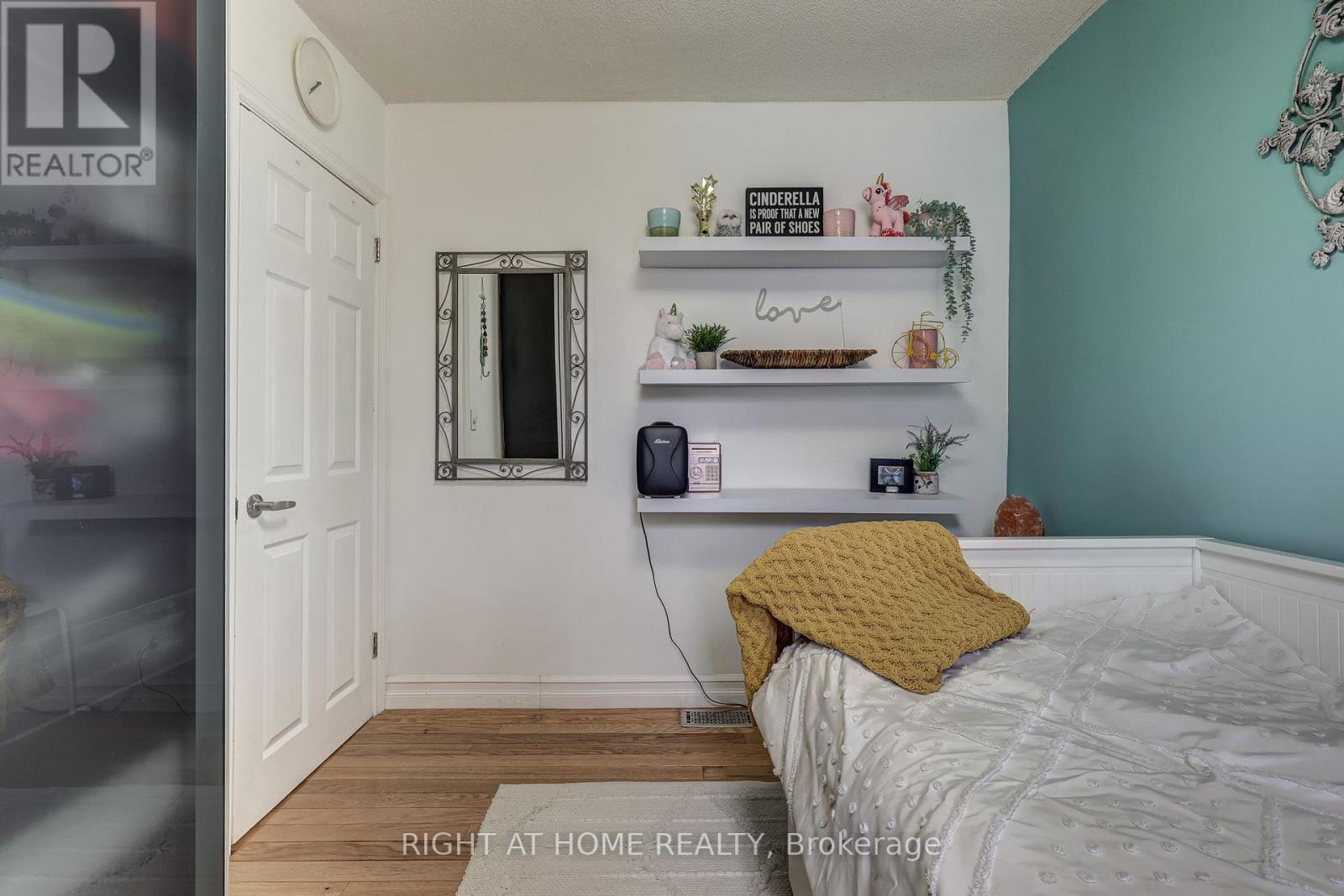 483 CLARKE ROAD - Image 17