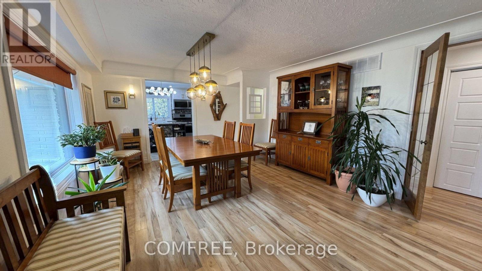 21 SEACLIFF DRIVE W - 12