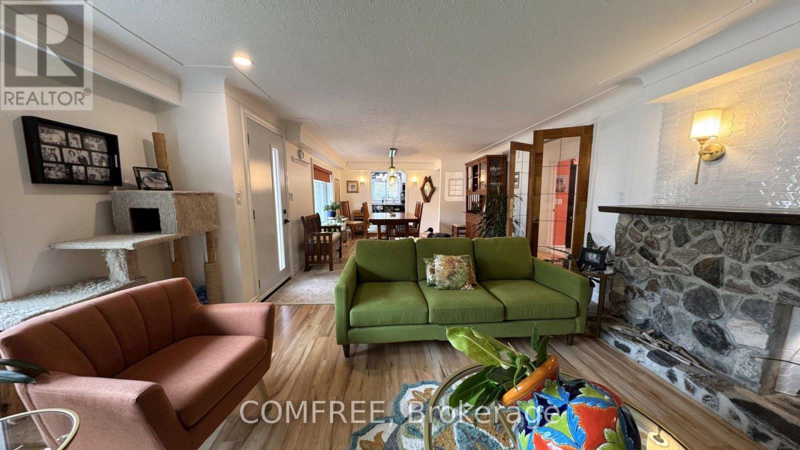 21 SEACLIFF DRIVE W - 11