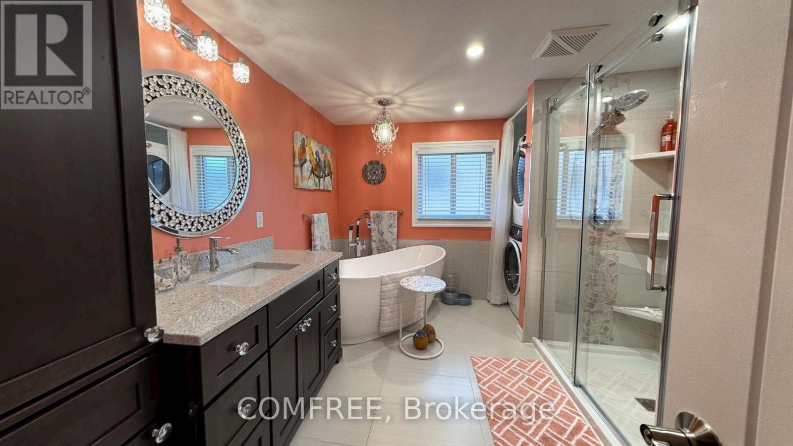 21 SEACLIFF DRIVE W - 21