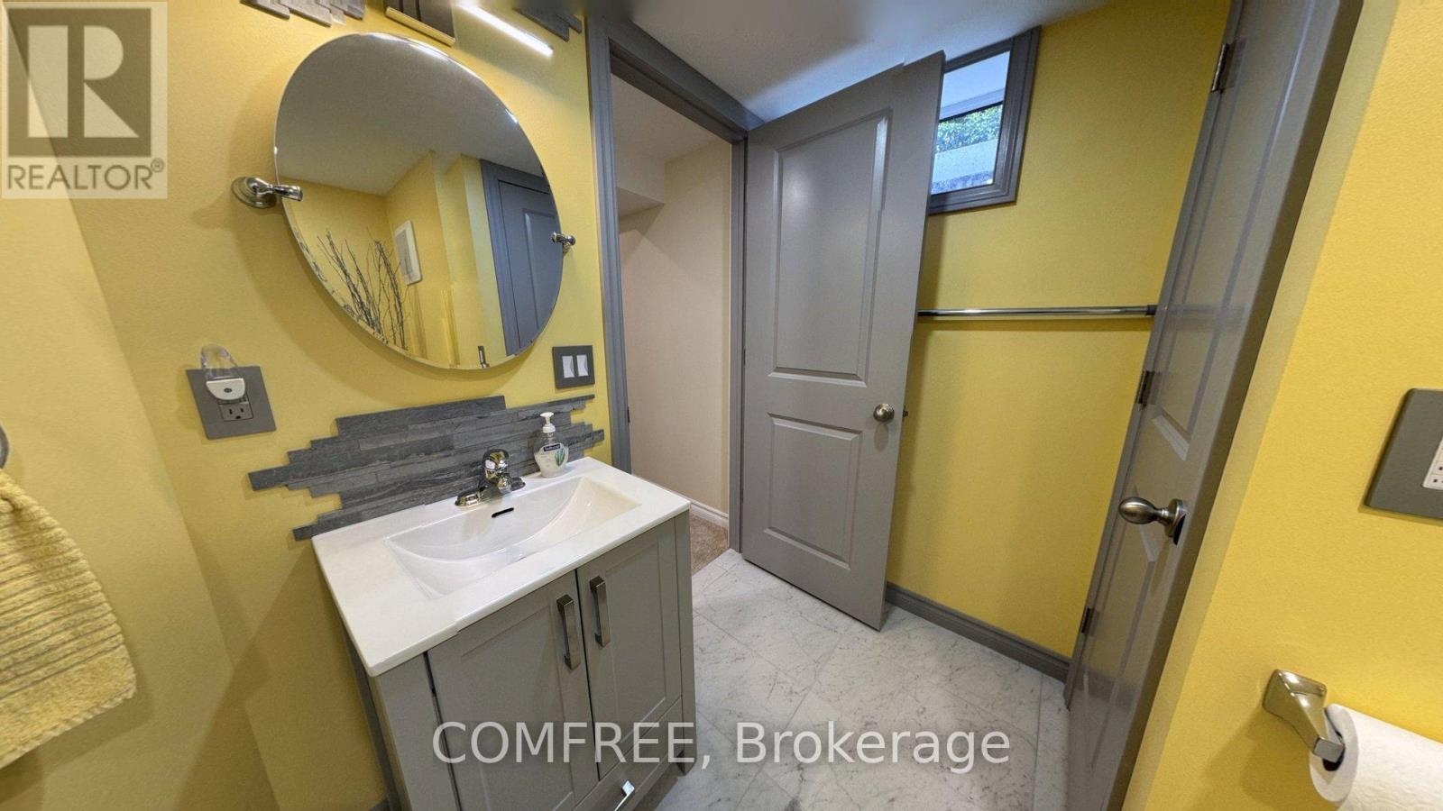 21 SEACLIFF DRIVE W - 32