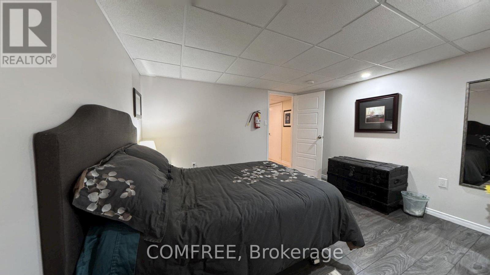 21 SEACLIFF DRIVE W - 30