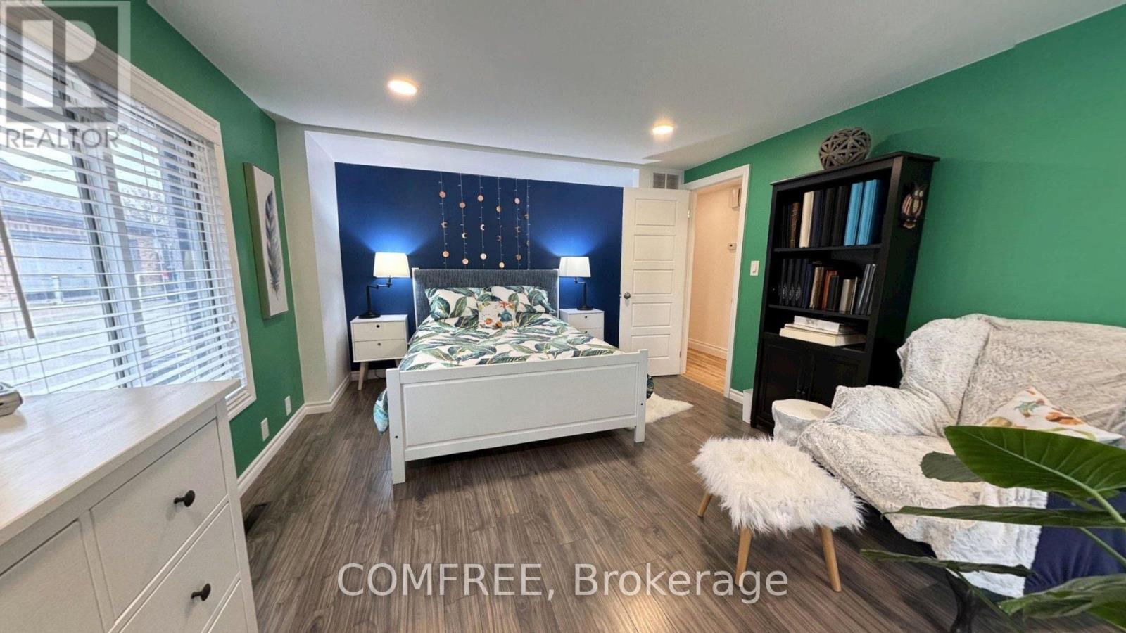 21 SEACLIFF DRIVE W - 25