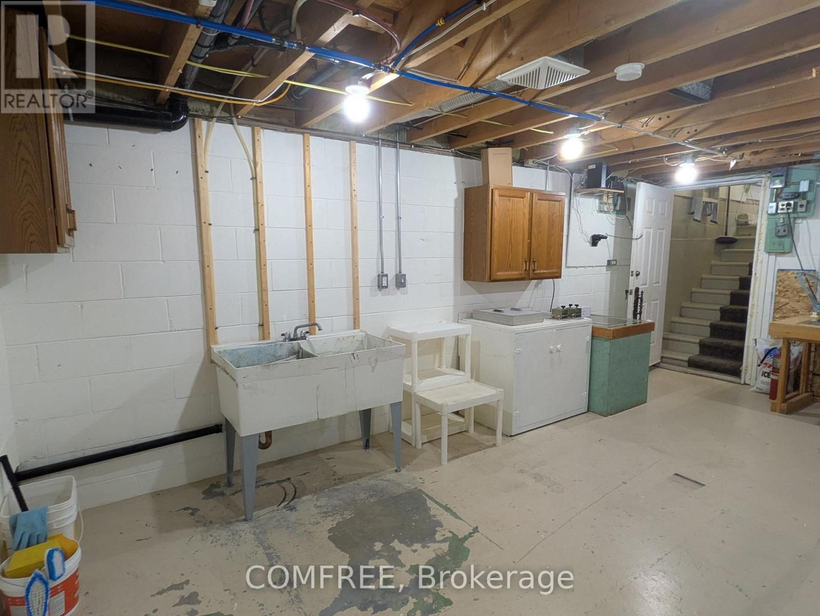 21 SEACLIFF DRIVE W - 36