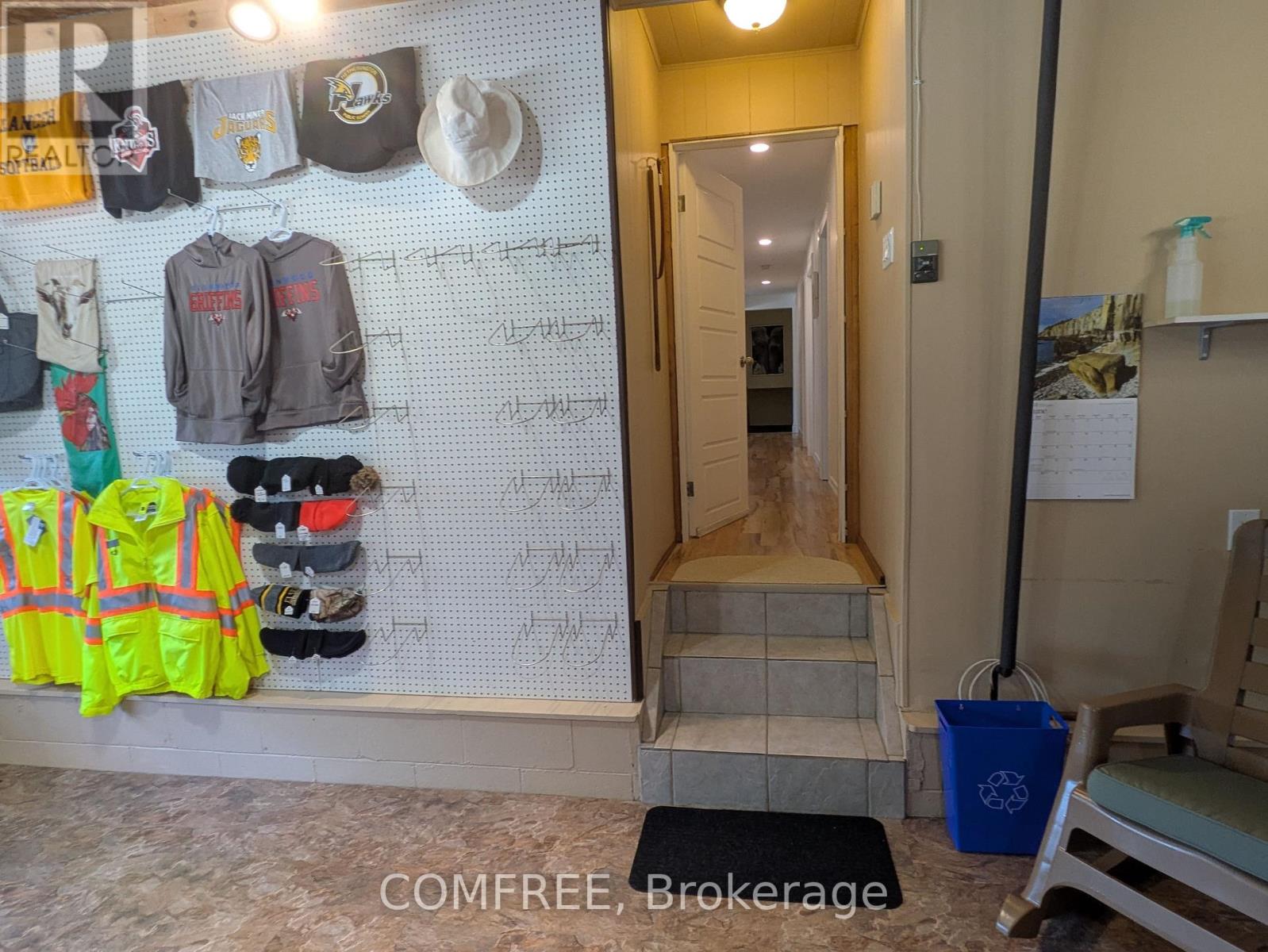 21 SEACLIFF DRIVE W - 43
