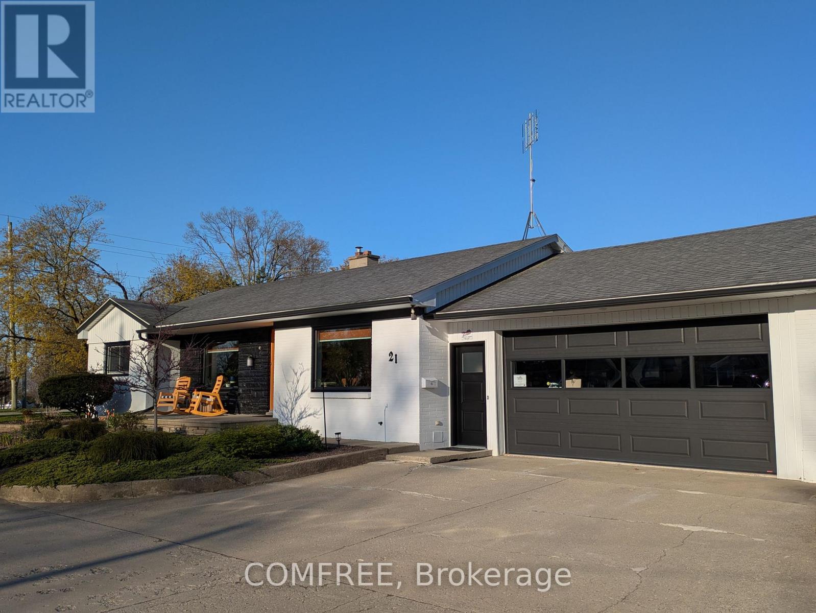 21 SEACLIFF DRIVE W - 3