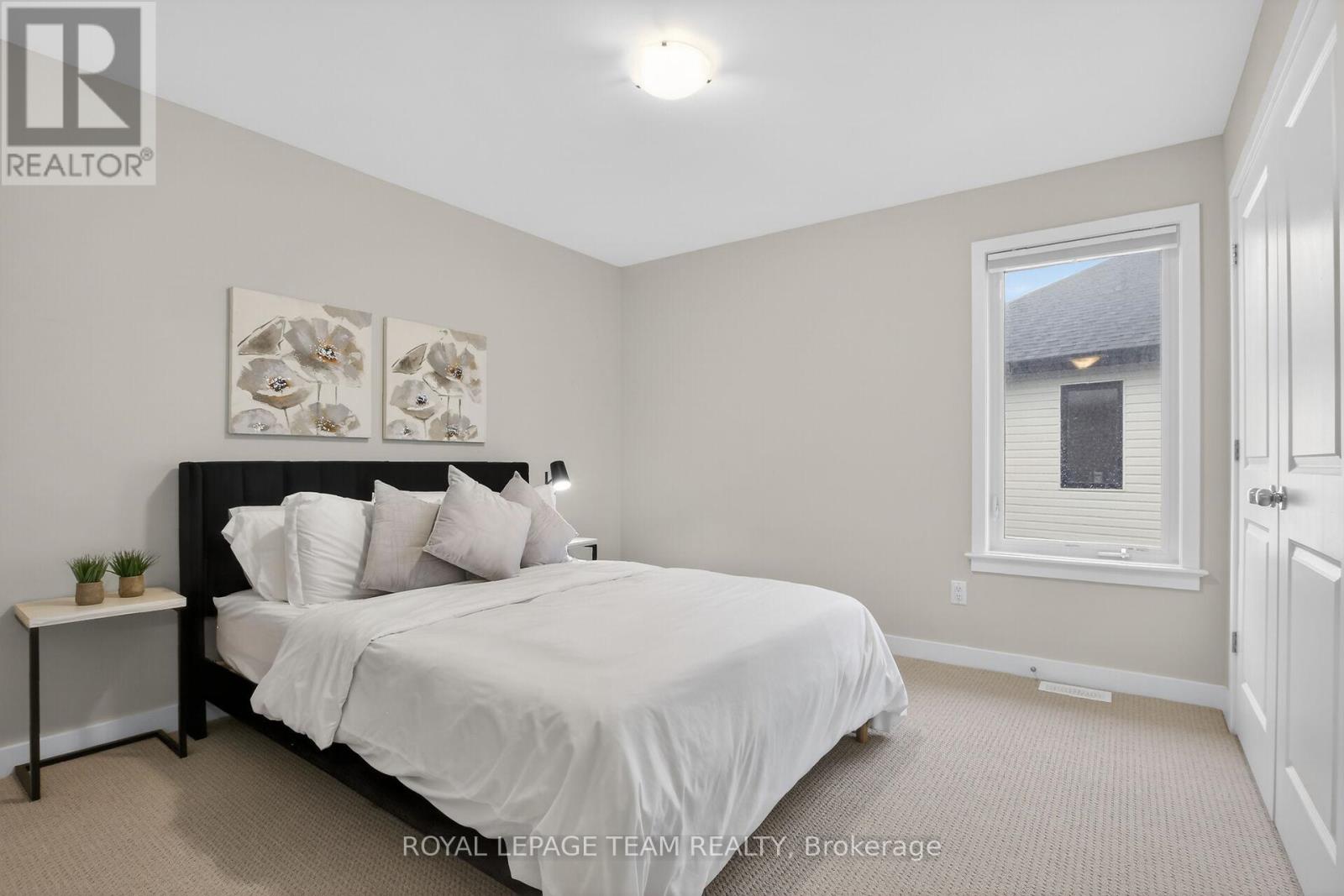 408 GIDRAN CIRCLE - 40