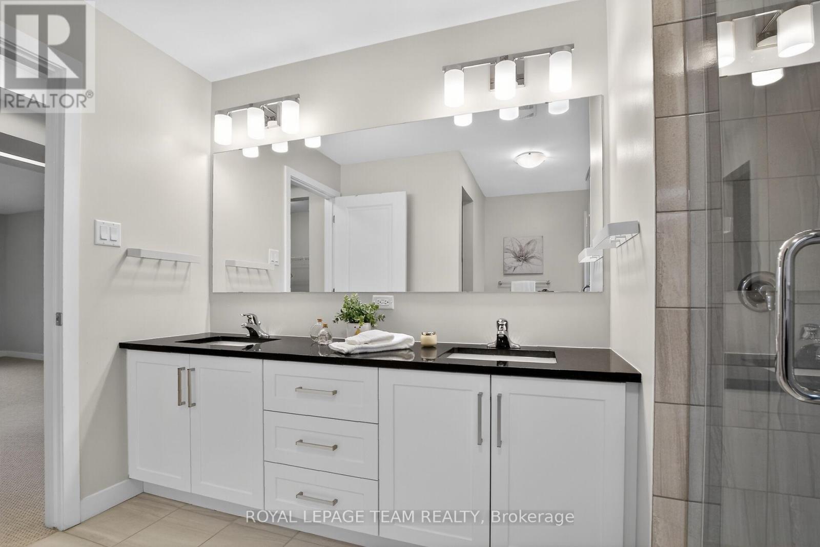 408 GIDRAN CIRCLE - 33